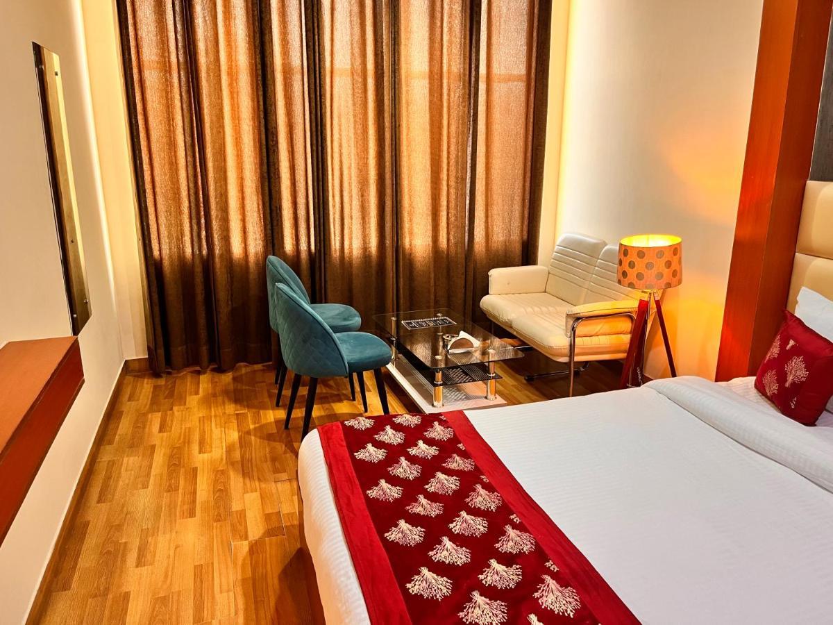 Oyster Pearl I Near Medanta Hospital I Sec-39 I Gurgaon Hotel Luaran gambar