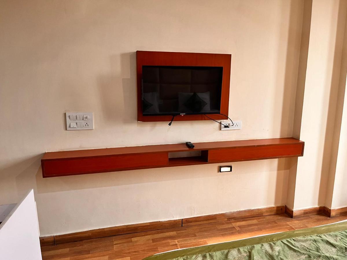 Oyster Pearl I Near Medanta Hospital I Sec-39 I Gurgaon Hotel Luaran gambar