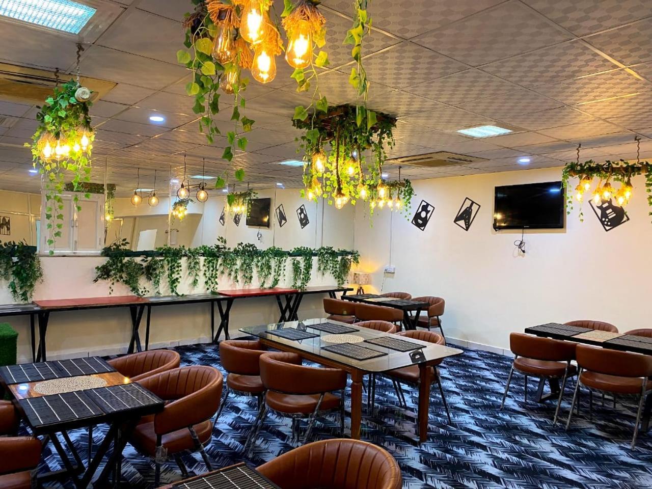 Oyster Pearl I Near Medanta Hospital I Sec-39 I Gurgaon Hotel Luaran gambar