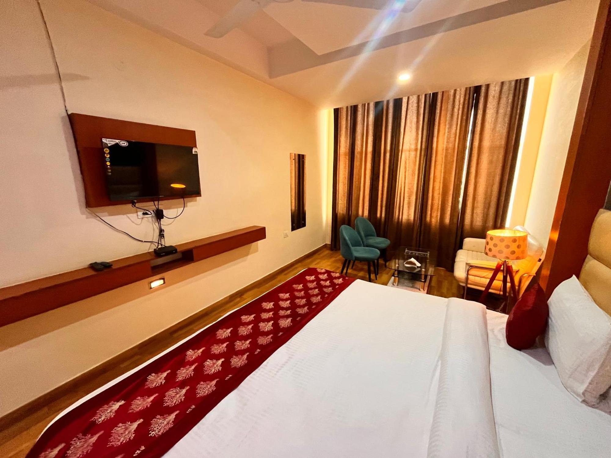 Oyster Pearl I Near Medanta Hospital I Sec-39 I Gurgaon Hotel Luaran gambar